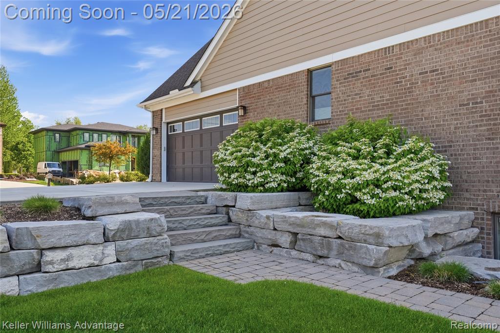 37125 White Tail Court, Farmington, MI 48335 — Photo 46