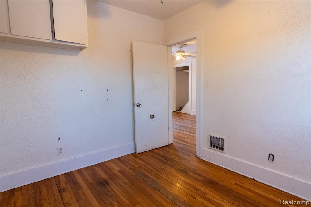 418 W Woodruff Avenue, Hazel Park, MI 48030 — Photo 21