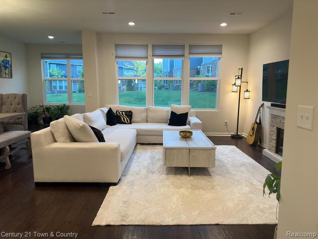 43637 PROSPECT, Novi, MI — Photo 9