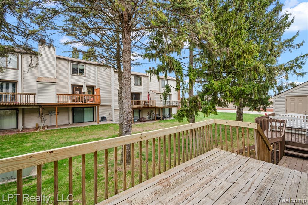 418 WILLOW GROVE Lane, Rochester Hills, MI 48307 — Photo 42