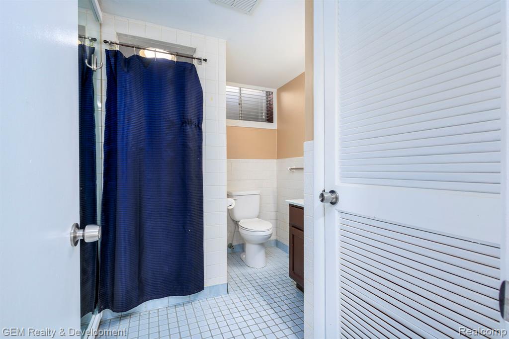 8081 Granada Avenue, Brighton, MI 48114 — Photo 45