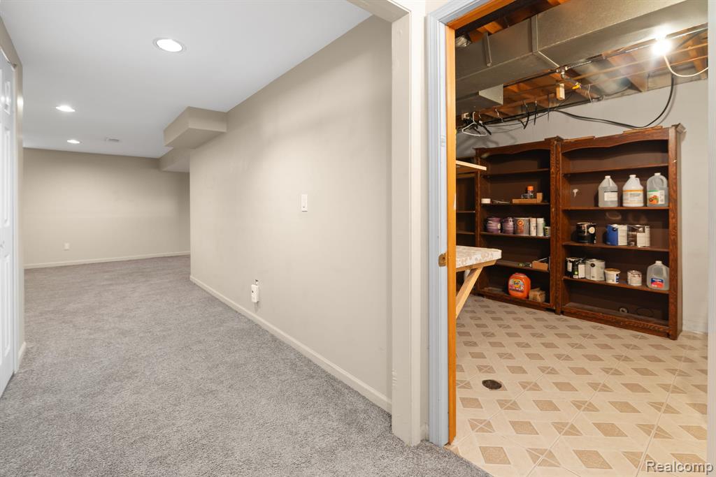 794 Oak Brook Ridge Drive, Rochester Hills, MI 48307 — Photo 17