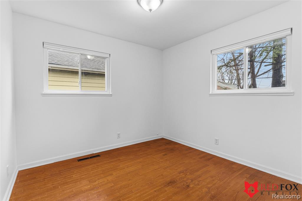 713 Leland Street, Flint, MI 48507 — Photo 15