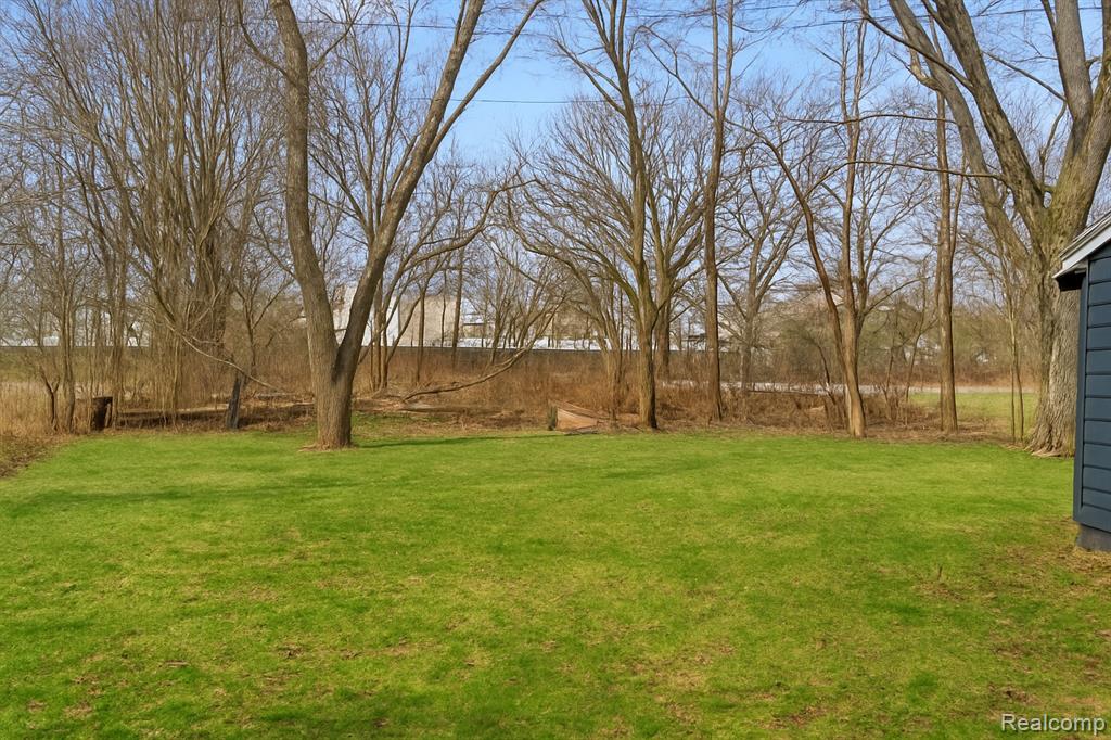 1442 Mintola Avenue, Flint, MI 48532 — Photo 27