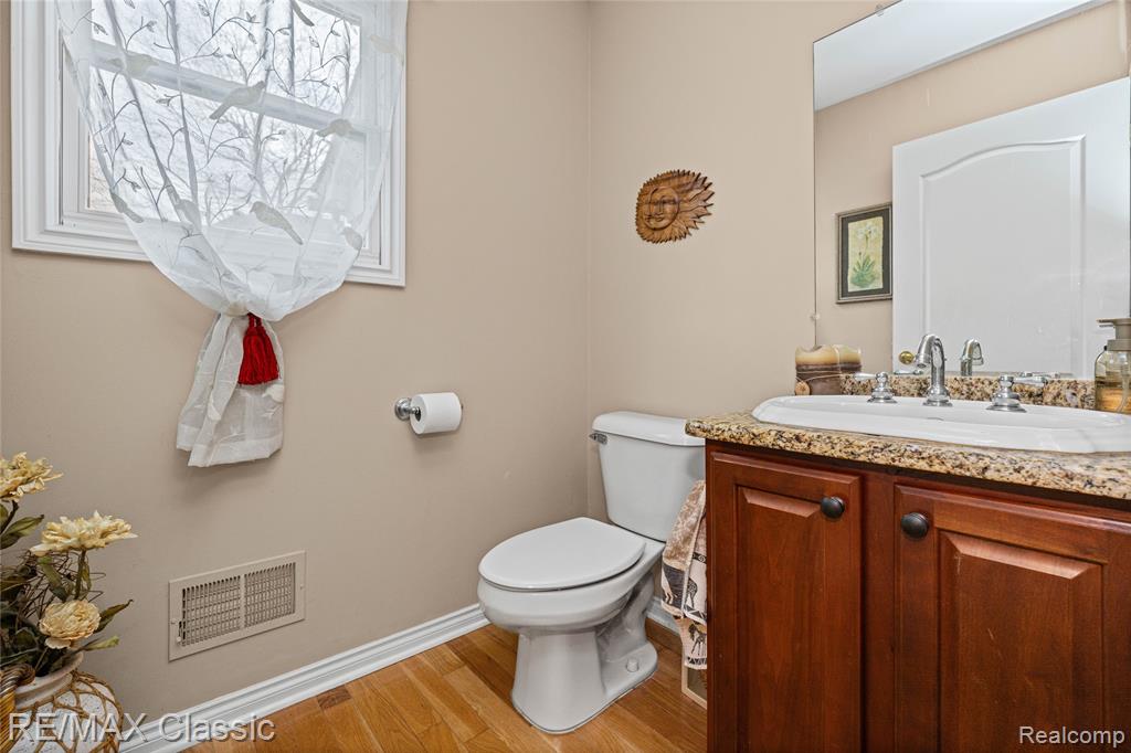 4930 Menominee Lane, Clarkston, MI 48348 — Photo 37