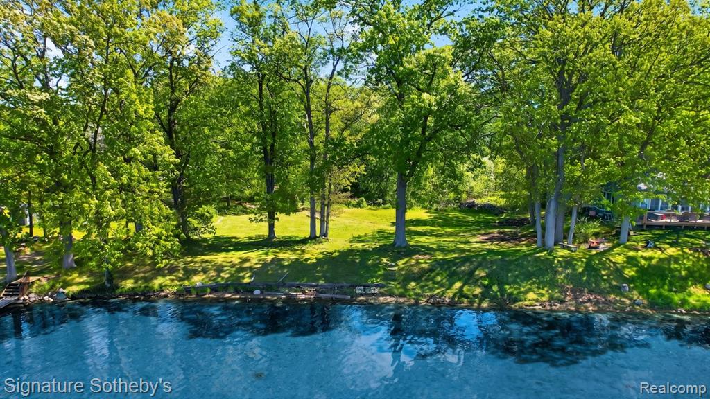 9485 LAKEVIEW Drive, Pinckney, MI 48169 — Photo 14