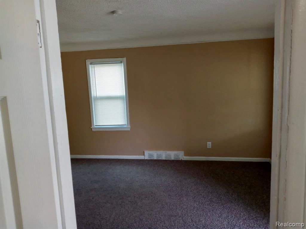 8111 Warwick Street, Detroit, MI 48228 — Photo 13