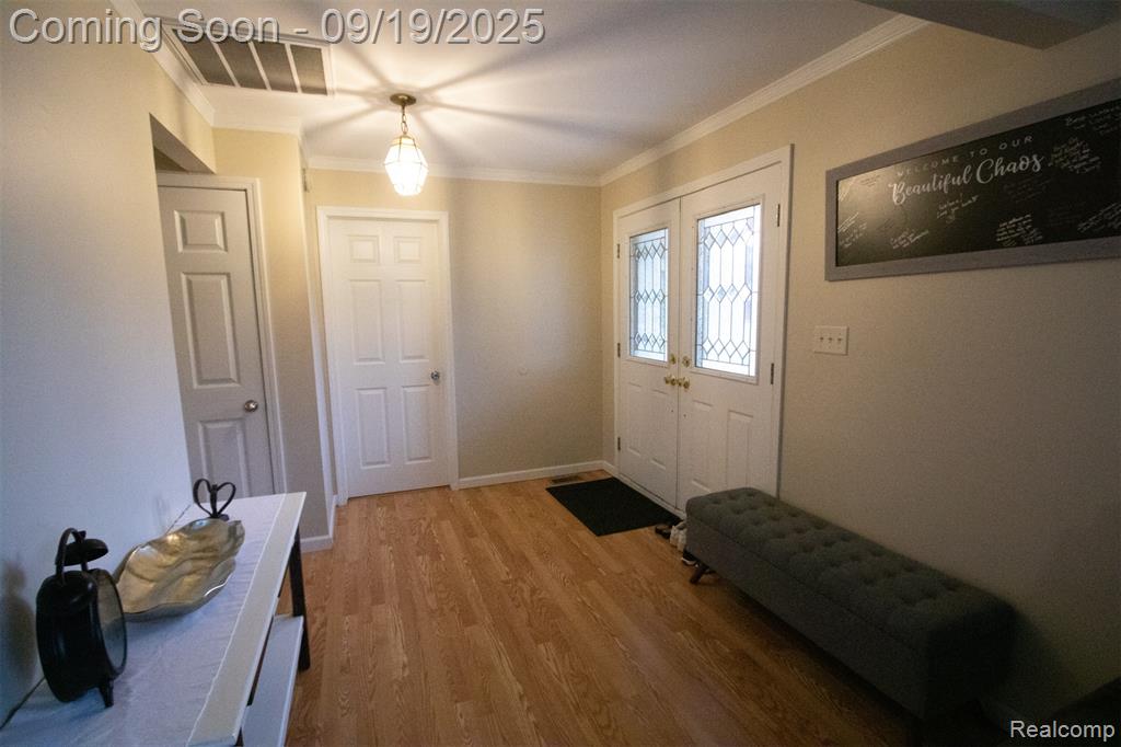 8139 Hedgeway Drive, Shelby Twp, MI 48317 — Photo 8