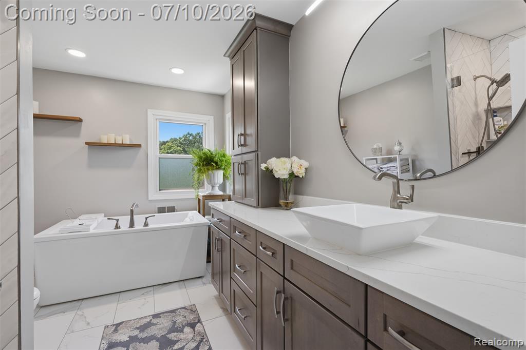 4110 Castlewood Drive, Wixom, MI 48393 — Photo 15