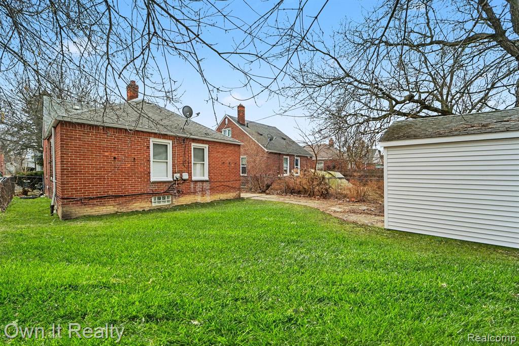8435 Warwick Street, Detroit, MI 48228 — Photo 15