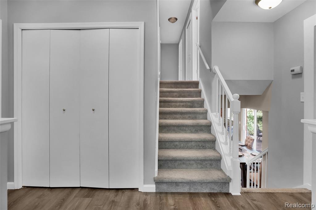 9851 Atwood Drive, South Lyon, MI 48178 — Photo 5