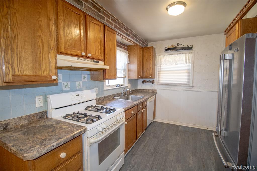 5743 Plainfield Street, Dearborn Heights, MI 48127 — Photo 8