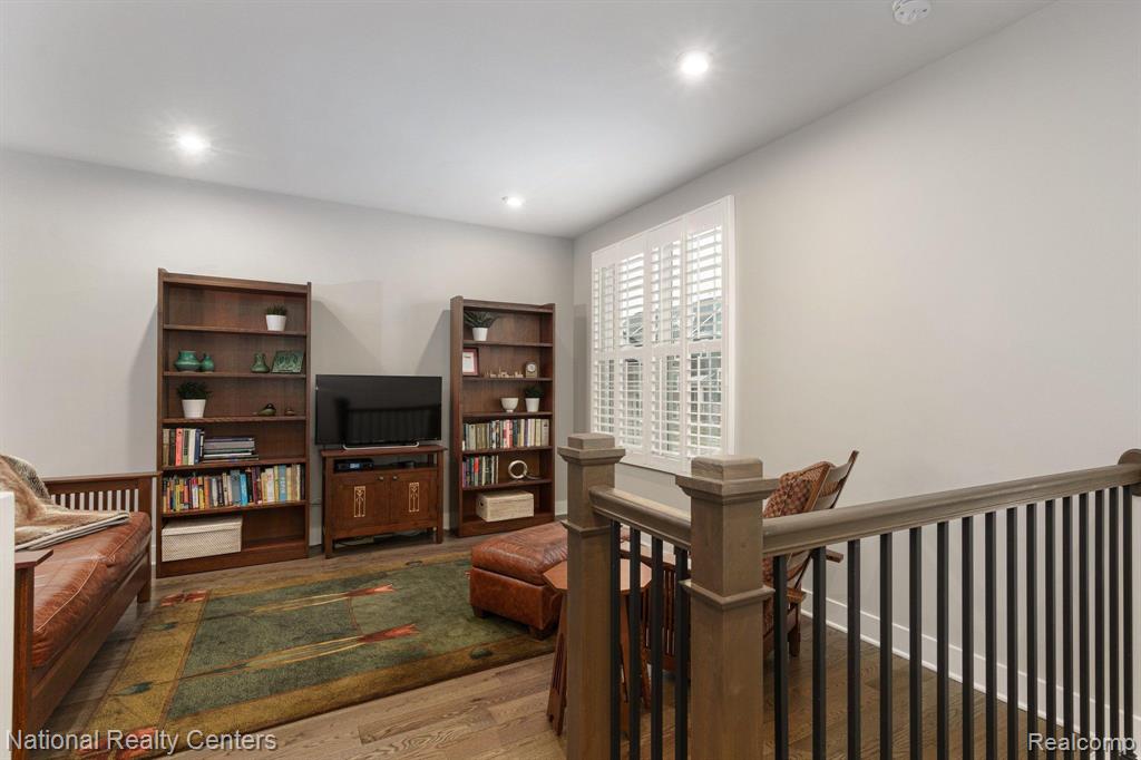 211 Sydney Court, Plymouth, MI 48170 — Photo 9