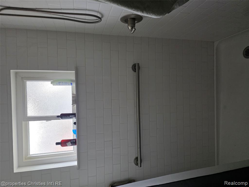 4810 Briarwood Avenue, F2, Royal Oak, MI 48073 — Photo 7