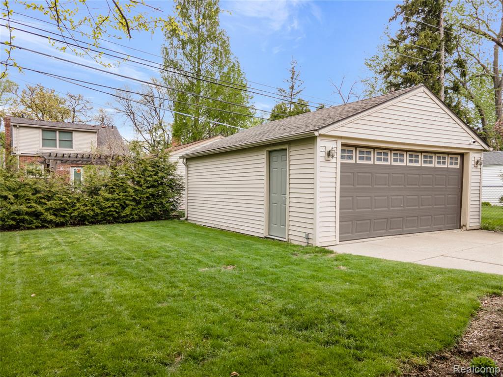 10054 Lincoln Drive, Huntington Woods, MI — Photo 45