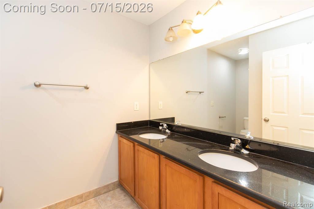 43721 CHERRYWOOD Lane, Canton, MI 48188 — Photo 42