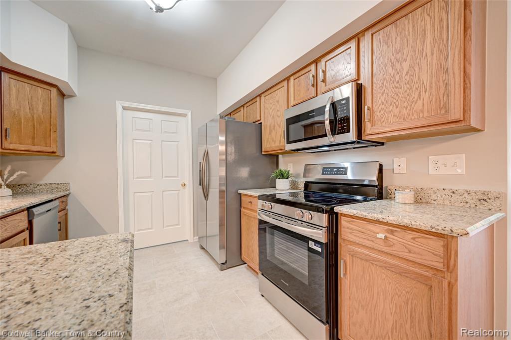 1110 Rial Lake Drive, Howell, MI 48843 — Photo 10