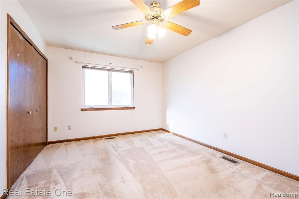 7053 Pershing, Waterford, MI 48327 — Photo 17
