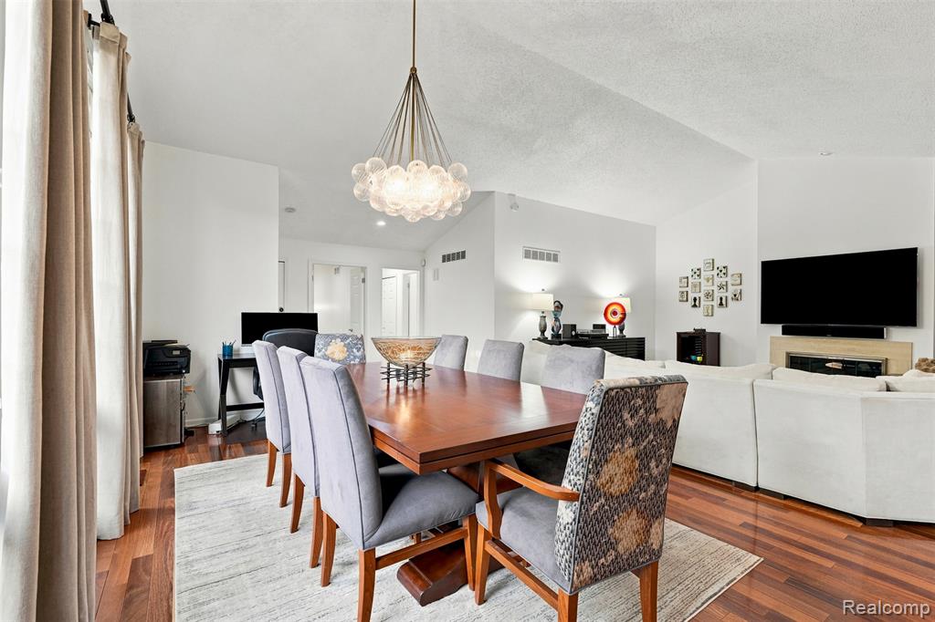 6012 Danbury Court, West Bloomfield, MI — Photo 16