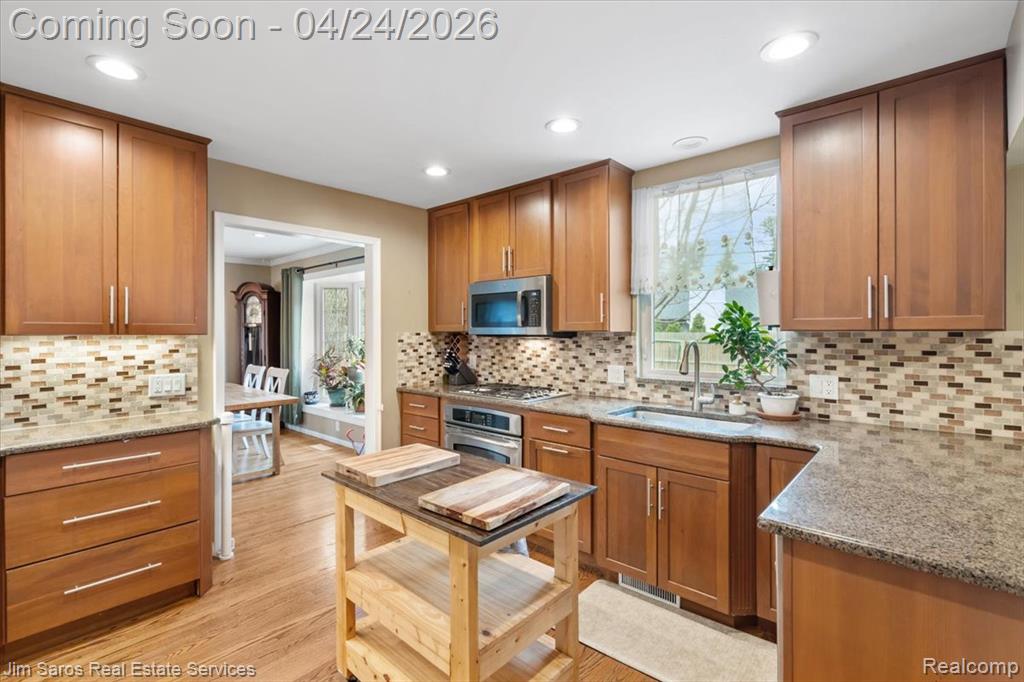 919 Cook Road, Grosse Pointe Woods, MI 48236 — Photo 7