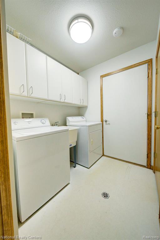 306 MARIGOLD Circle, Westland, MI — Photo 18