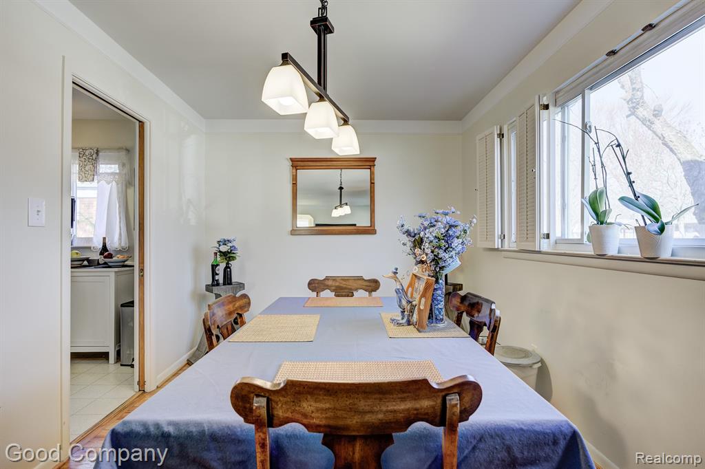 705 BUTTERNUT Avenue, Royal Oak, MI 48073 — Photo 6