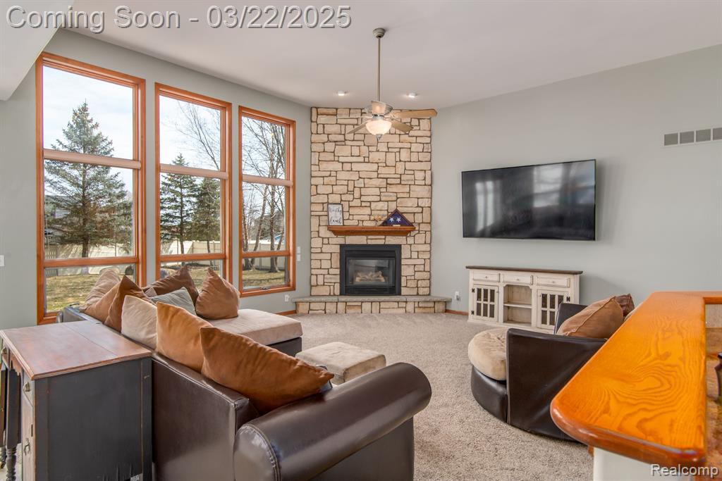 5271 WYNDEMERE Square, Swartz Creek, MI 48473 — Photo 2