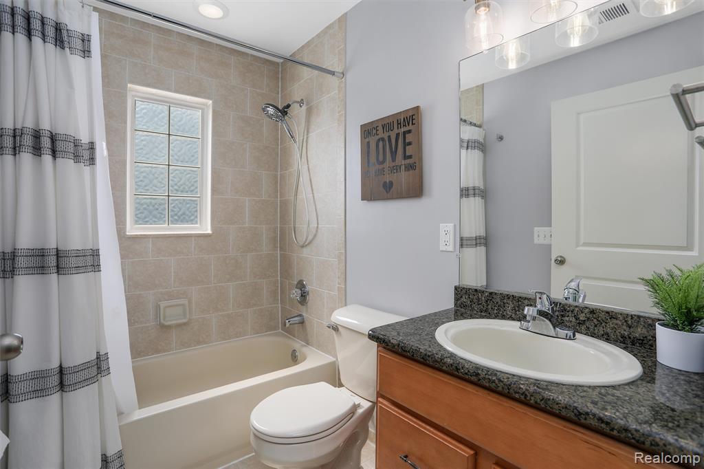 6725 Boulder Pointe Drive, Washington, MI — Photo 19