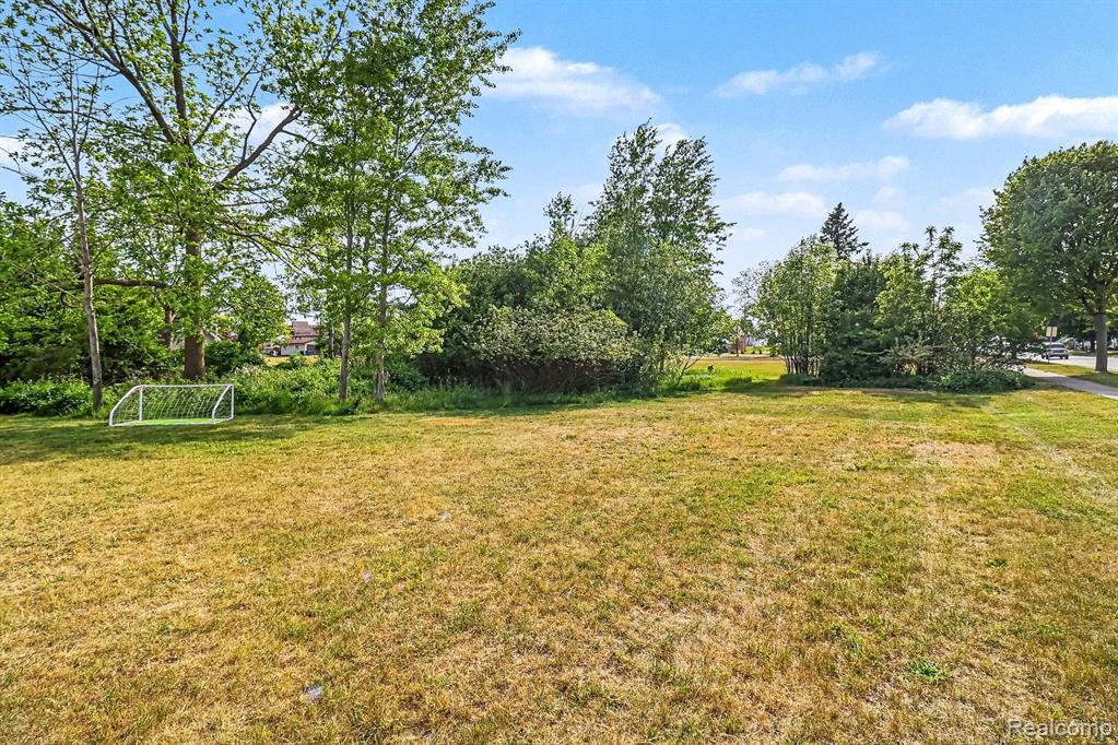 701 W Loomis Street, Ludington, MI 49431 — Photo 32