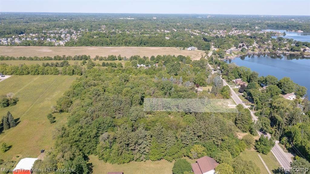 47657 W HURON RIVER DRIVE Drive, Van Buren, MI 48111 — Photo 7