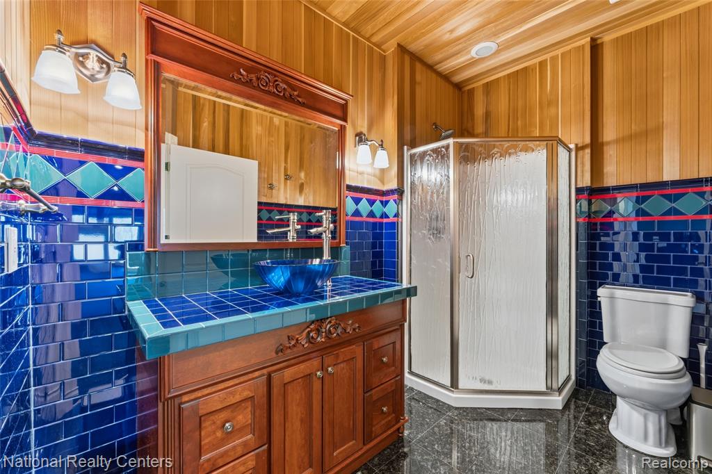 6276 N Shore Drive, West Bloomfield, MI 48324 — Photo 42