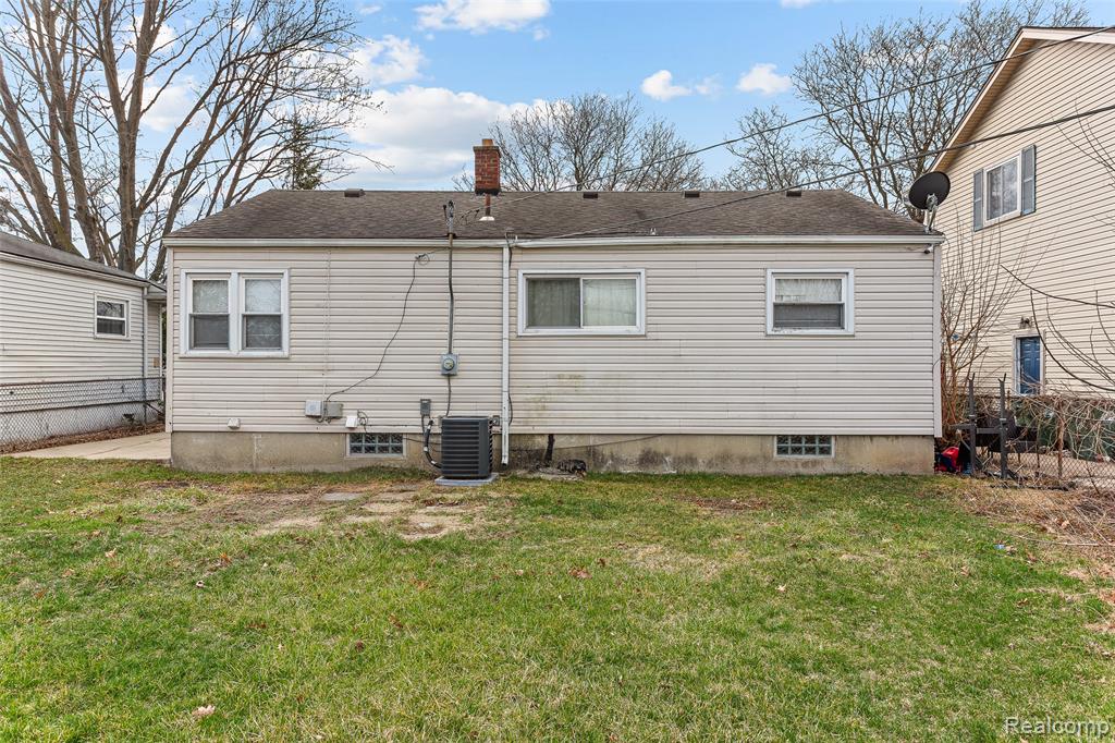 28466 Balmoral Street, Garden City, MI — Photo 28