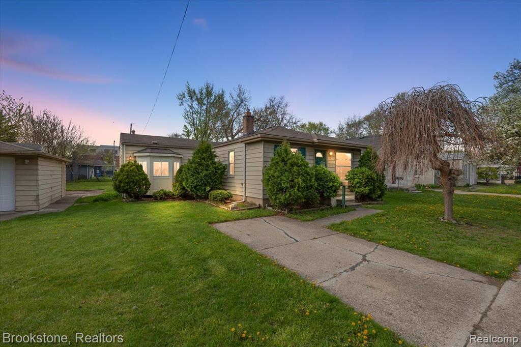 7528 Anna Avenue, Warren, MI 48092 — front exterior