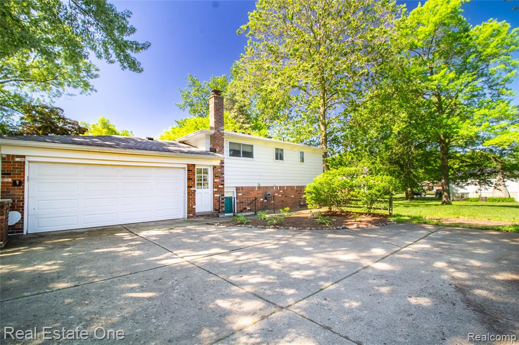 4243 FROSTWOOD Court, Troy, MI 48098 — Photo 4