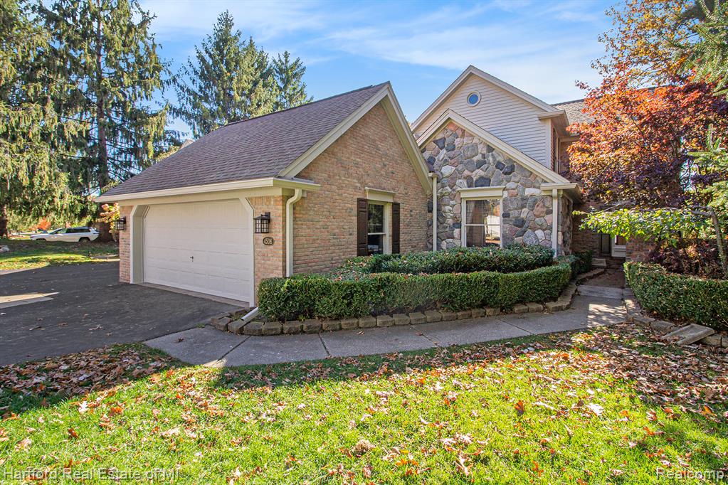 4506 Golf View Drive, Brighton, MI 48116 — front exterior