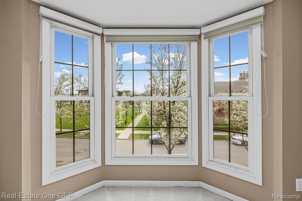 12 Pointe Park Place, Grosse Pointe Park, MI 48230 — Photo 21