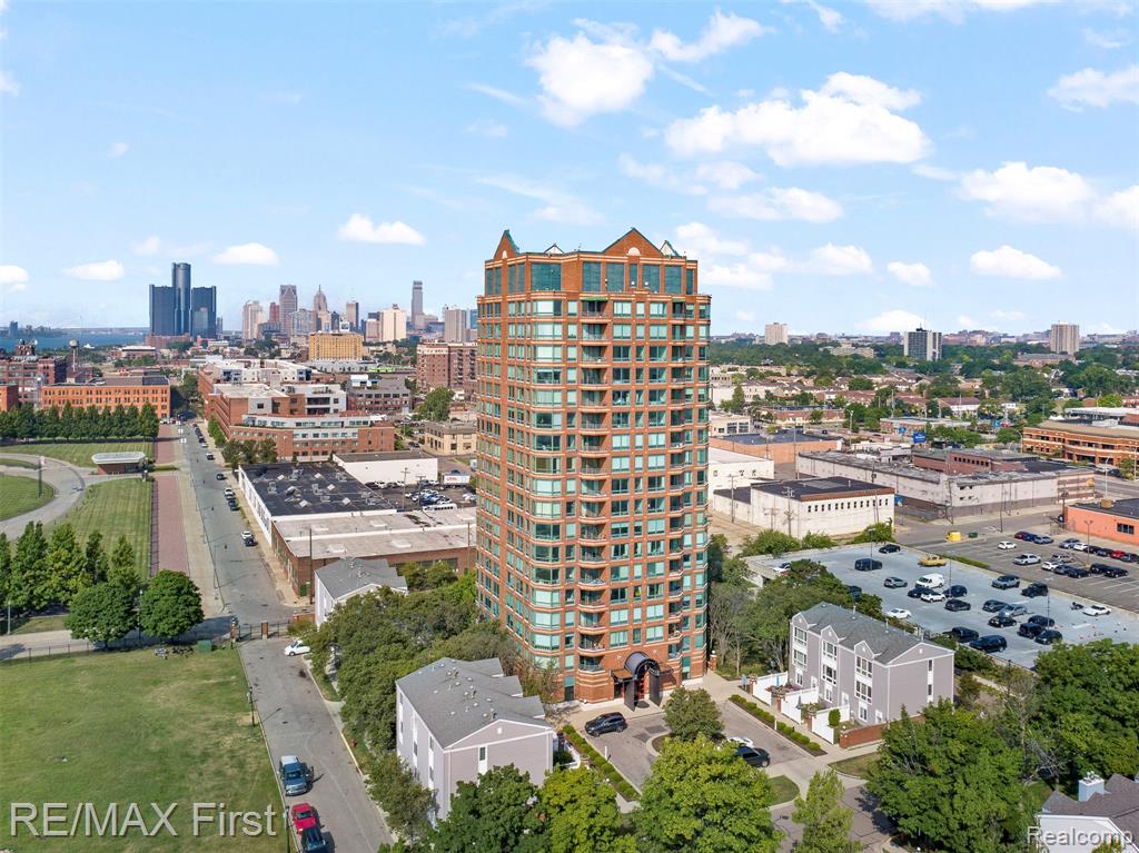 3320 Spinnaker Lane, 10D, Detroit, MI 48207 — Photo 2