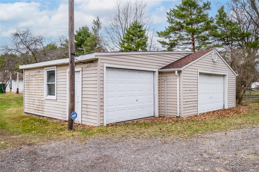 8219 N Genesee Road, Mount Morris, MI 48458 — Photo 13