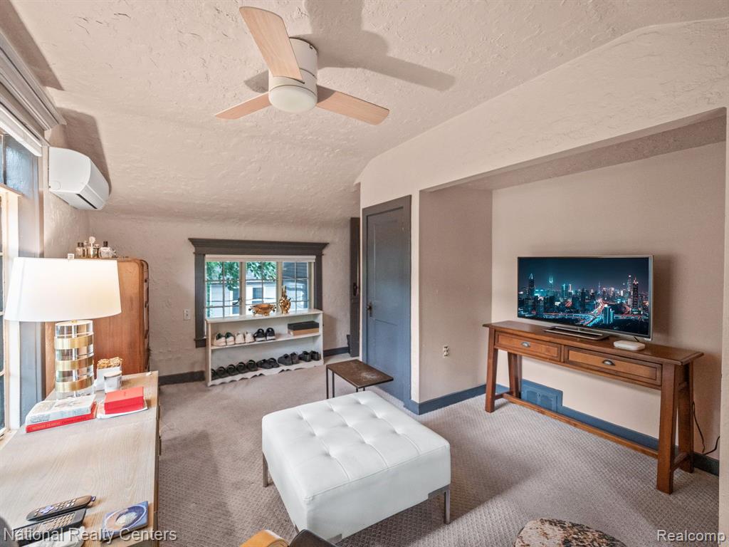 44 DEVONSHIRE Road, Pleasant Ridge, MI — Photo 17