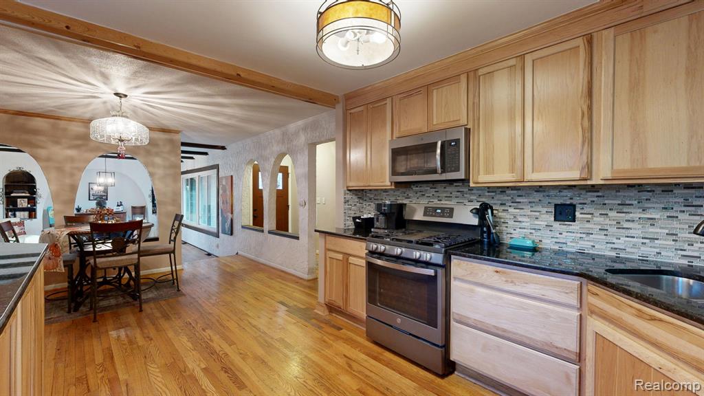206 Wellington Crescent, Mount Clemens, MI 48043 — Photo 18