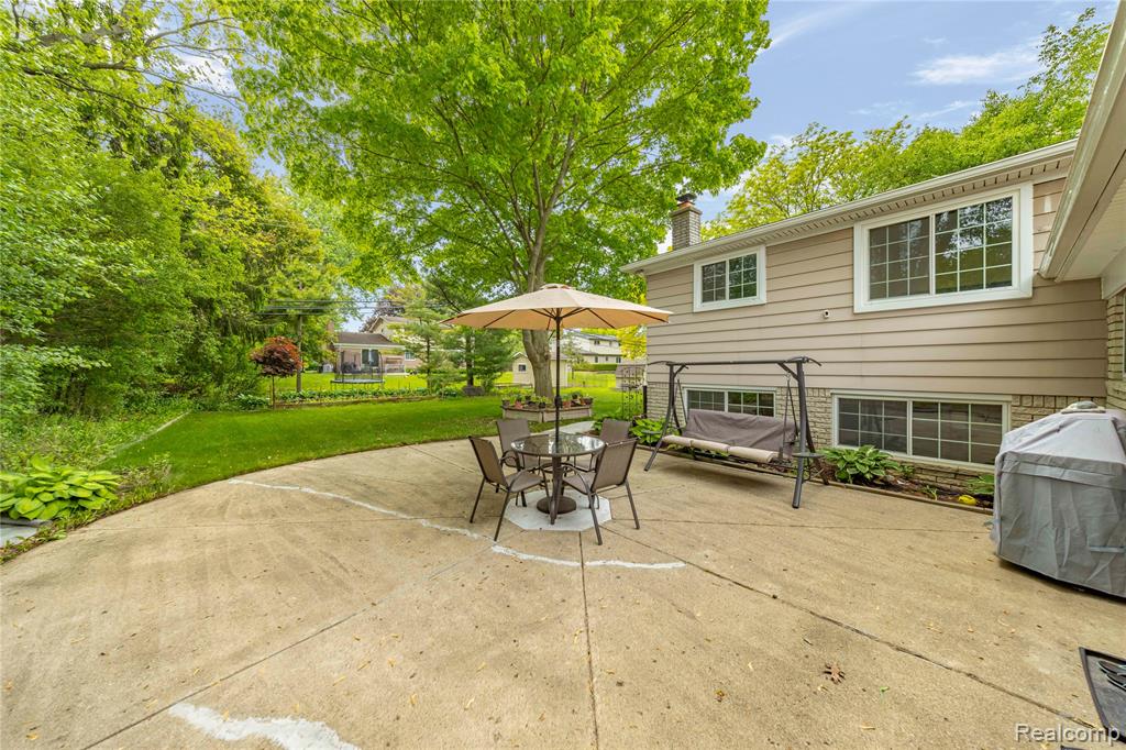 4118 CHERRYWOOD Drive, Troy, MI 48098 — Photo 36