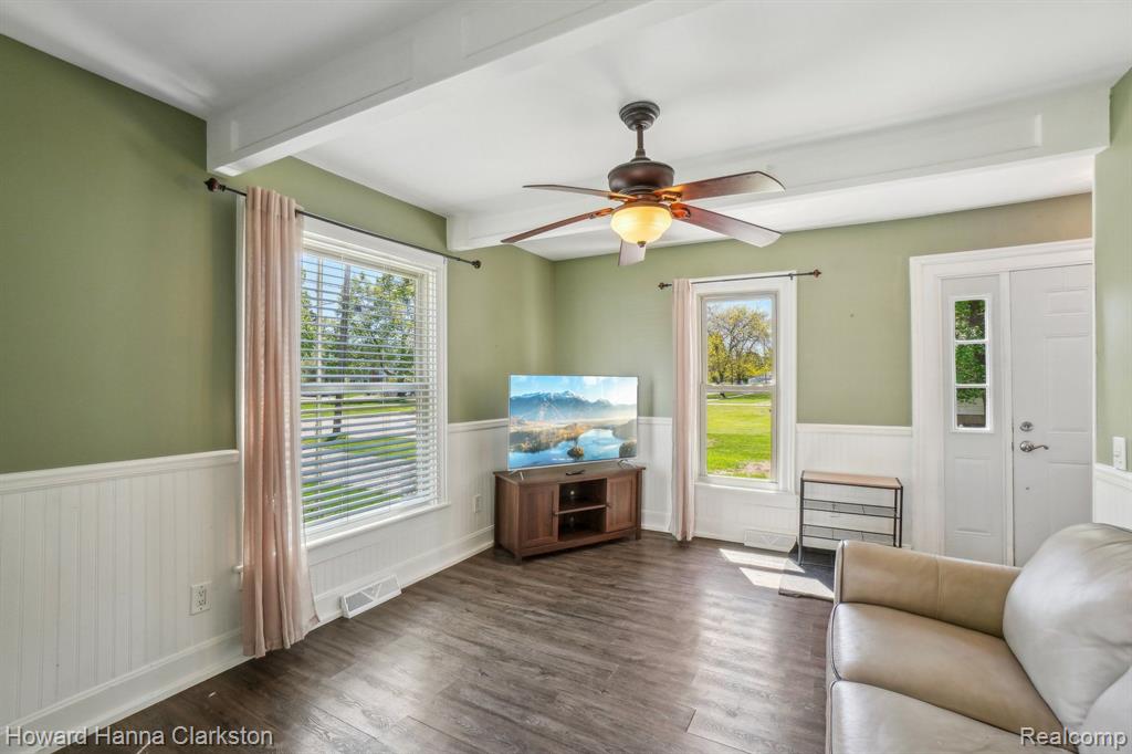 505 N Adelaide Street, Fenton, MI 48430 — Photo 3