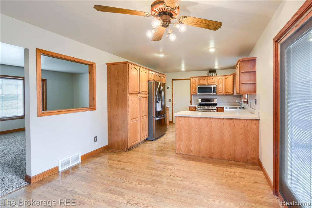 418 Windmill Point Drive, Flushing, MI 48433 — Photo 11
