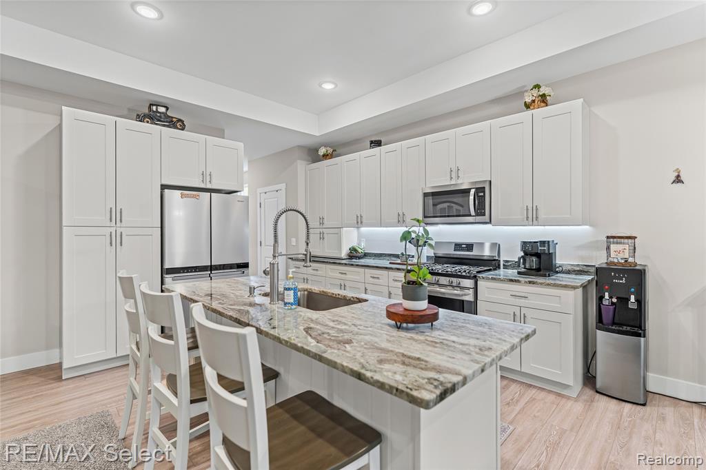 3127 Harbor Pointe Circle, Fenton, MI 48430 — Photo 13