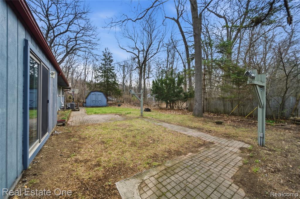 2276 Lakewood Way, Pinckney, MI 48169 — Photo 31