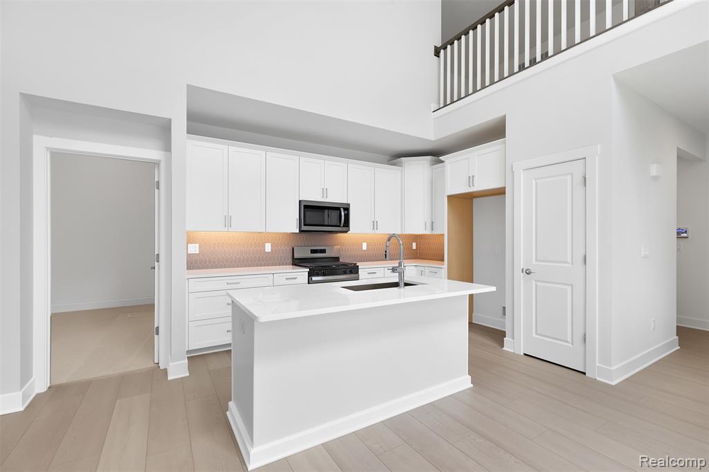 5342 TRAIL VISTA Drive, West Bloomfield, MI 48323 — Photo 11