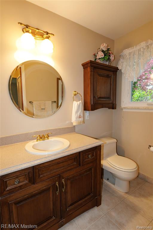 21879 Canterbury Avenue, Grosse Ile, MI 48138 — Photo 21