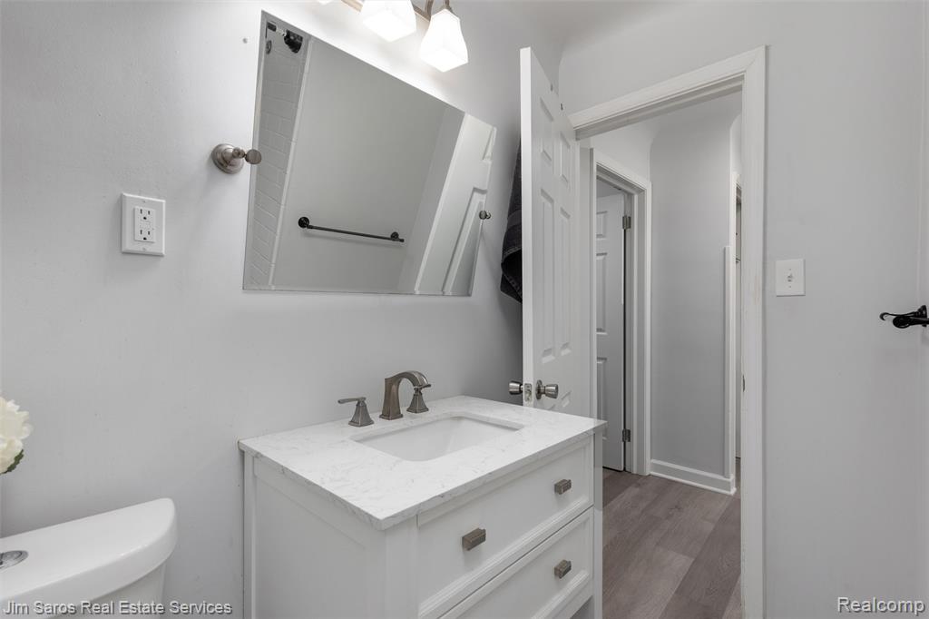 474 Madison Street, Grosse Pointe, MI 48236 — Photo 11
