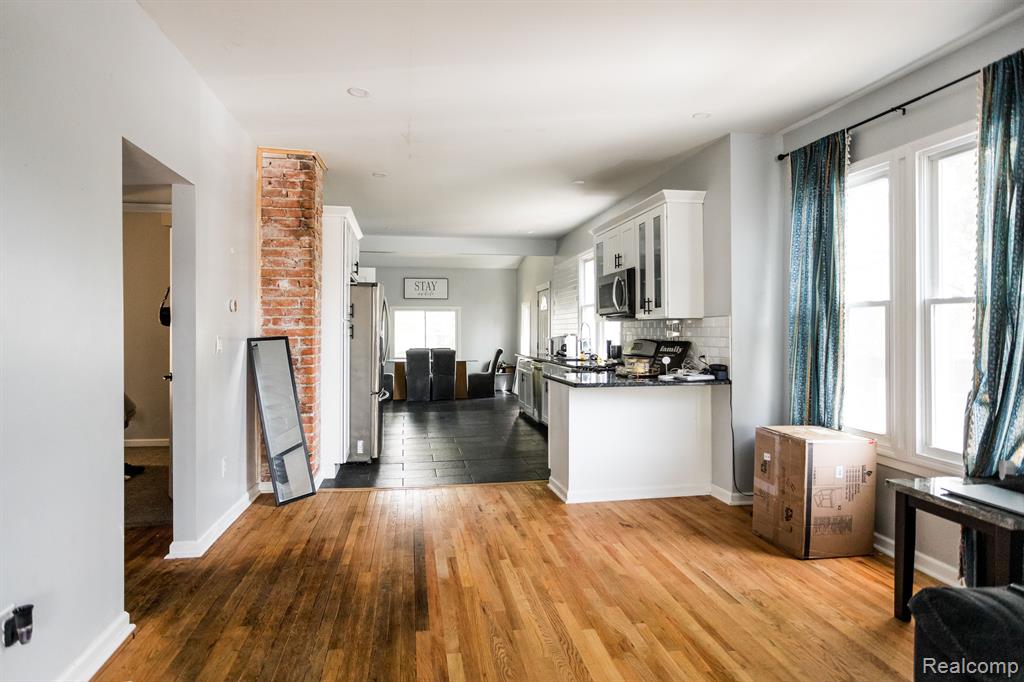 4492 FISCHER Street, Detroit, MI 48214 — Photo 11