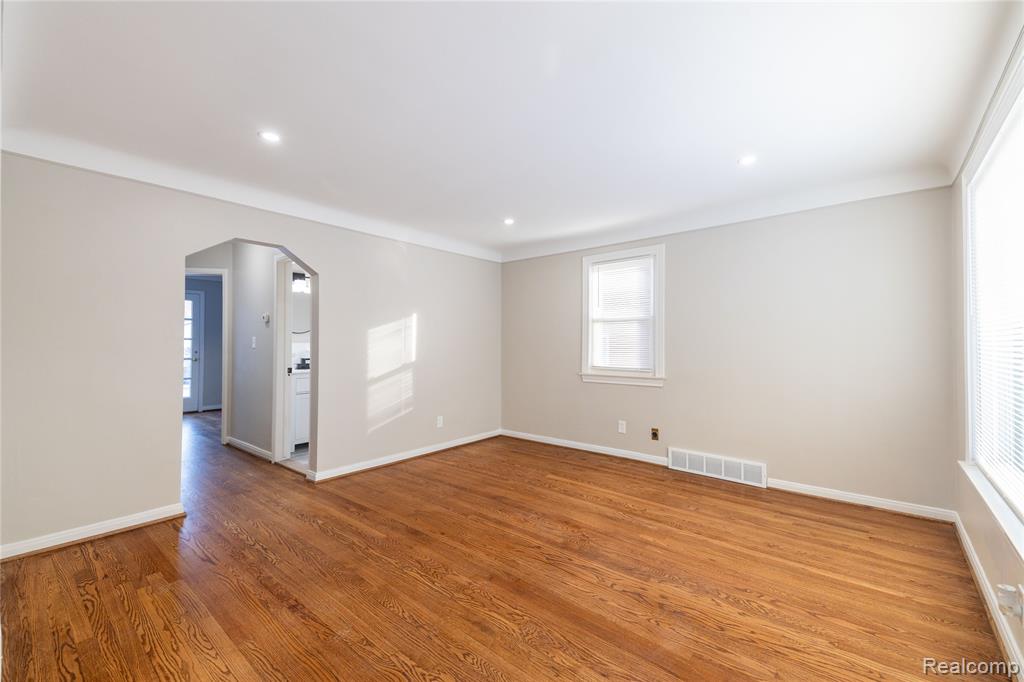 9255 Hubert Avenue, Allen Park, MI 48101 — Photo 7
